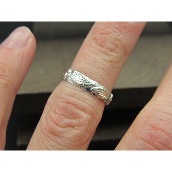 Size 4.5 Sterling Silver Leaf And Flower Fancy Toe Band Ring - Picture 3 of 8